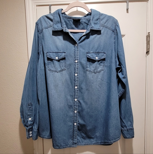 torrid Tops - Torrid Chambray Button Front Shirt | Size 1 (1X) EUC